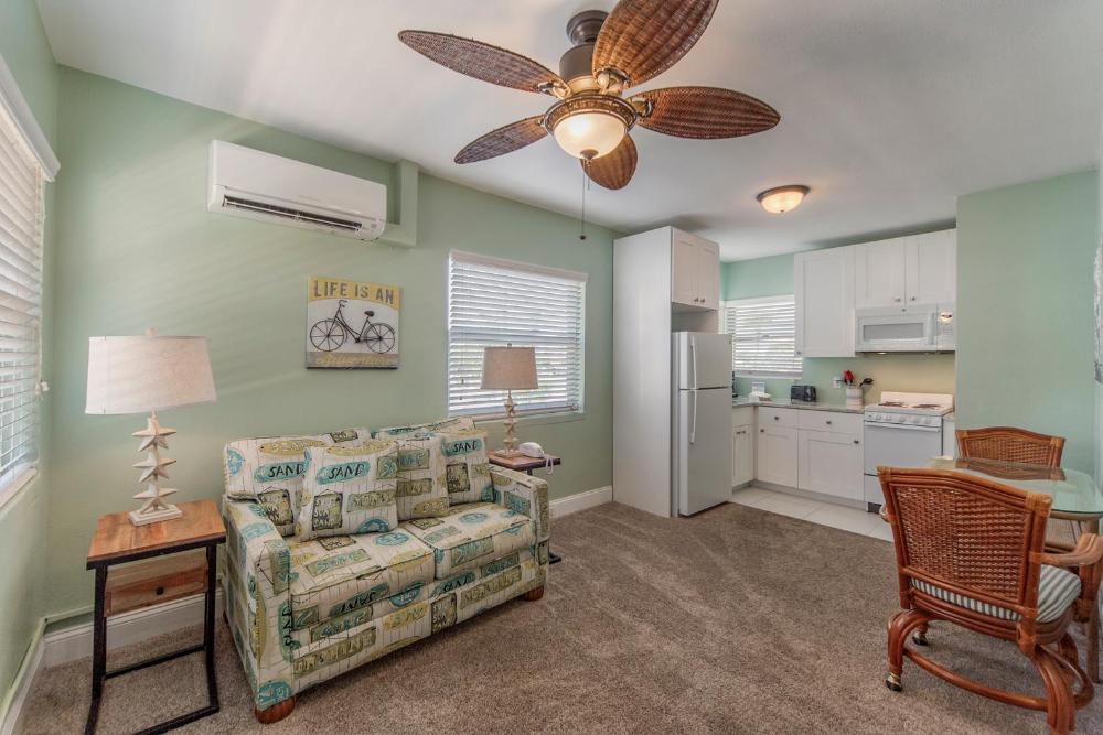 Cute and Cozy Unit- John's Pass - Surf Song #212